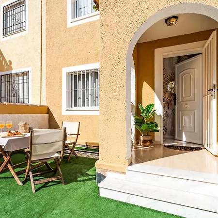 Casa Solsiesta - Sunny Terrace, Pool & Chill Vibes